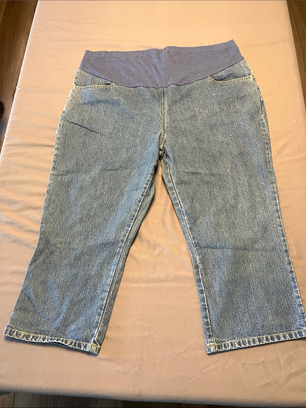 Maternity Crop Denim Capris with Stretch Waist - Blue